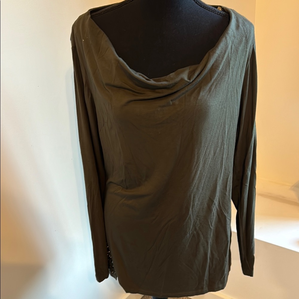 Andrea Jovine Green Asymmetrical Long Sleeve Blouse